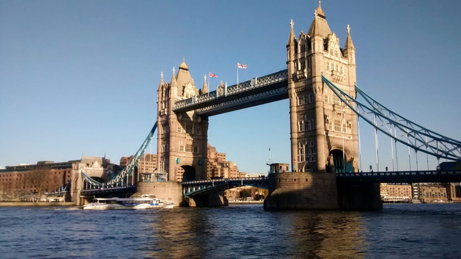 Die Tower Bridge in London.