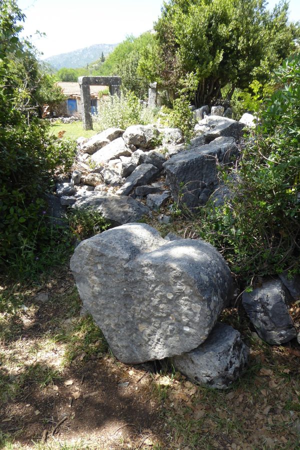 Ein herzförmiger Stein.