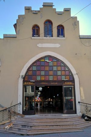 Der Eingang zum Osmanischen Basar in Bergama.