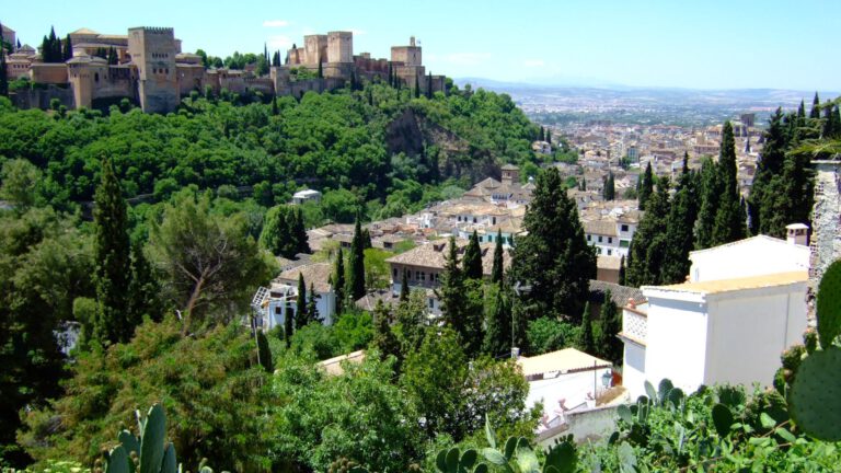 Blick auf Granada und die Alhambra