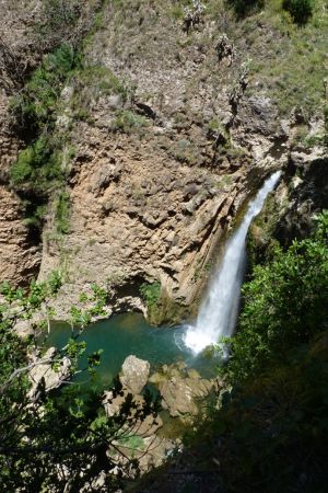 Wasserfall in der Schlucht El Tajo.