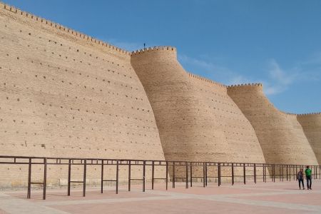 Außenmauern der Zitadelle Ark in Buchara.