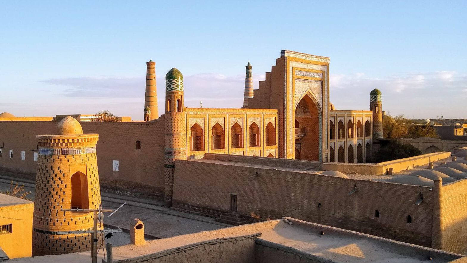 Altstadt von Khiva, Usbekistan in der Abendsonne.