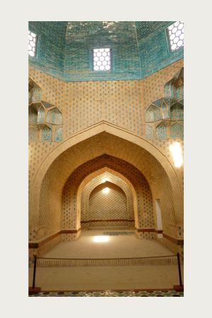 Innenansicht des Mausoleums von Mazlum Khan Slu, Usbekistan.