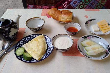 Frühstück in Taschkent, Usbekistan.