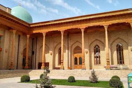 Moschee im Hazrati-Imam-Komplex in Taschkent, Usbekistan.