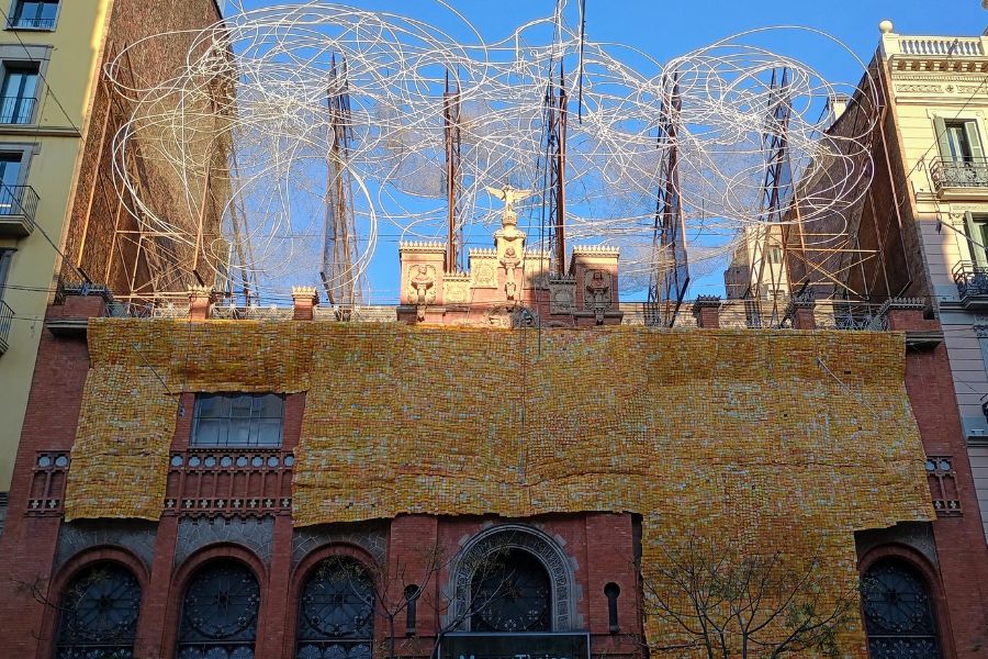 Fassade des Museu Tapies in Barcelona.