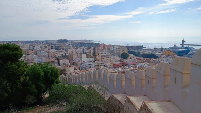 Blick auf Almeria von der Alcazaba aus