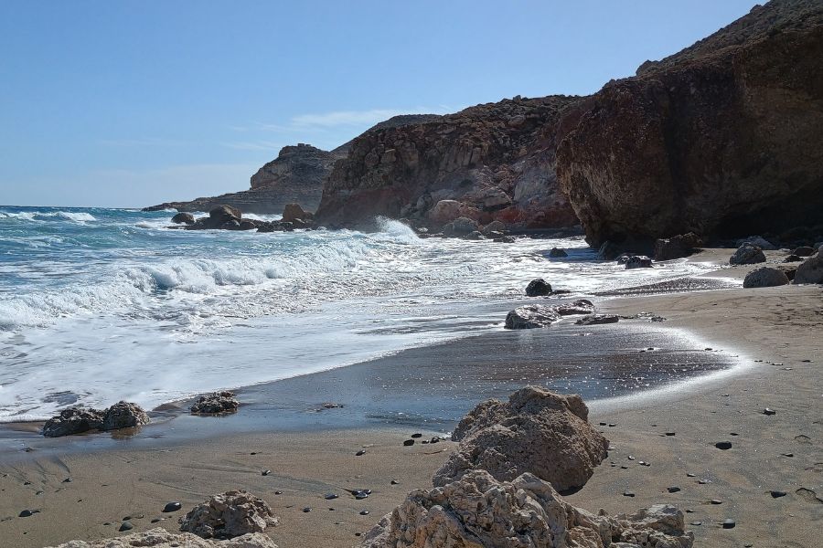 Strand von Las Negras bei Flut.