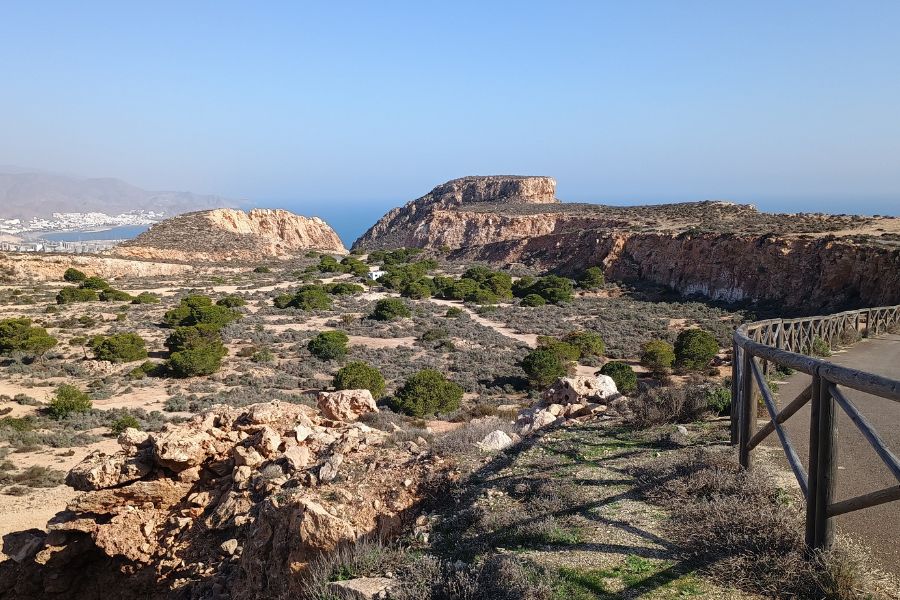 Blick von Mesa Roldán auf Carboneras.