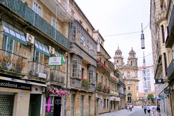 Straßenszenen in Pontevedra, Galicien.