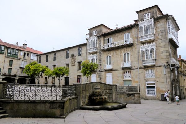 Straßenszenen in Pontevedra, Galicien.
