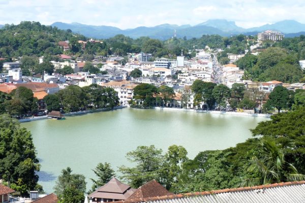 Blick auf das Zentrum vom Kandy, Sri Lanka.