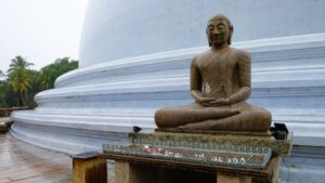 Tempel im Regen: Sri Lanka